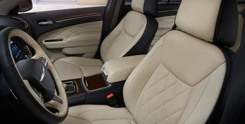 Chrysler 300c 2022 салон