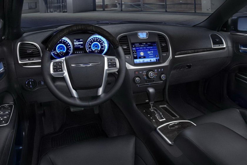 Крайслер 300с салон