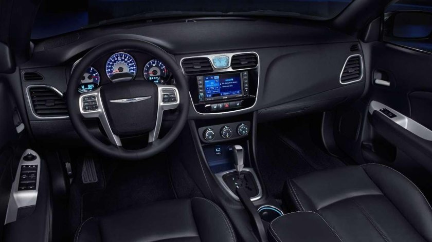 Chrysler 200 салон