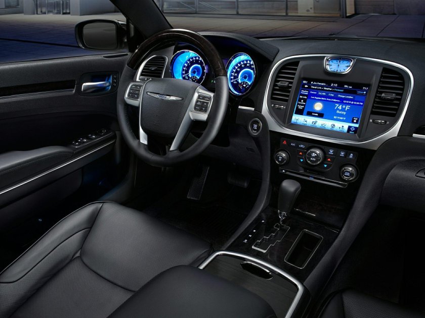 Chrysler 300 Interior