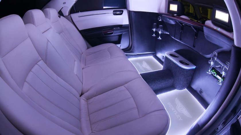 Chrysler 300c салон