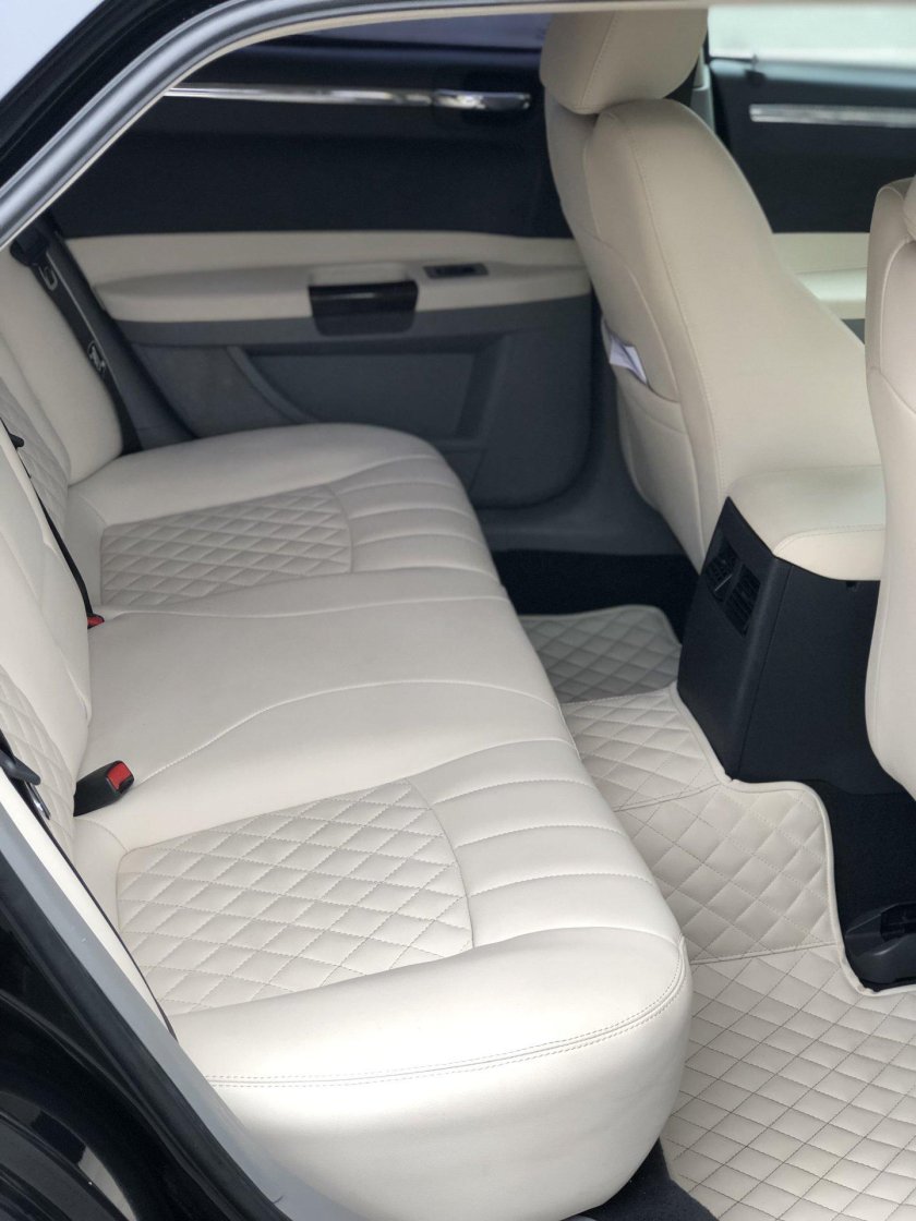 Крайслер 300с салон