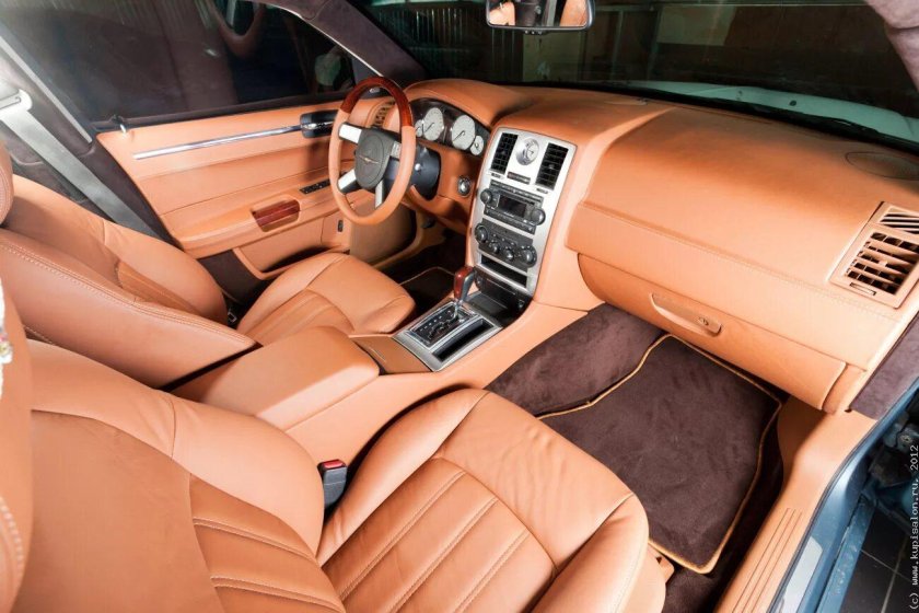 Chrysler 300c Рестайлинг салон