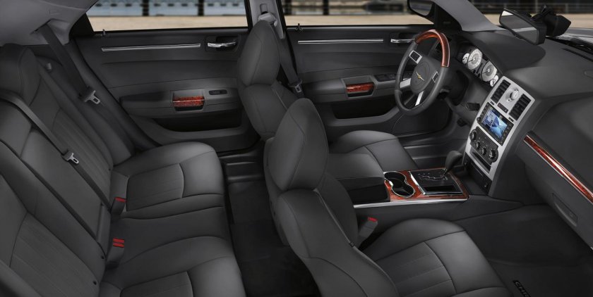 Chrysler 300c srt8 2020 салон