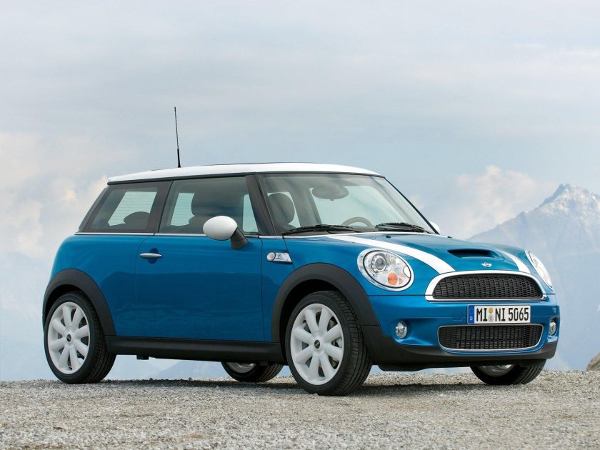 Машина мини Купер