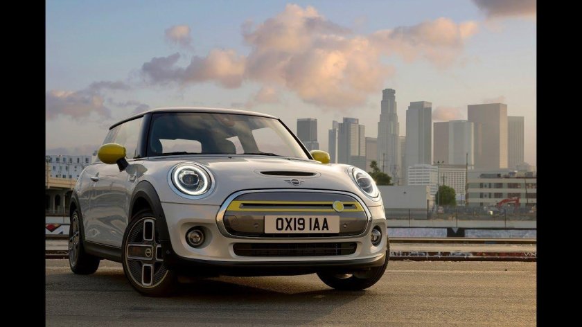 Мини Купер 2022 электрический