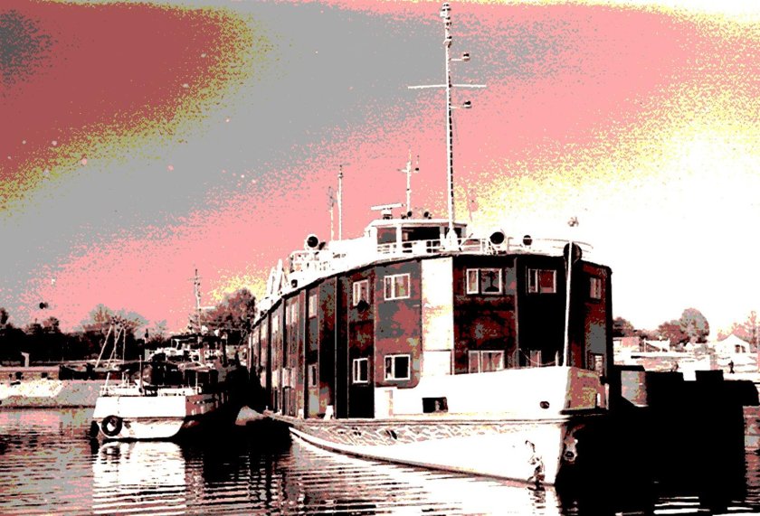 Дизель электроход Булгария