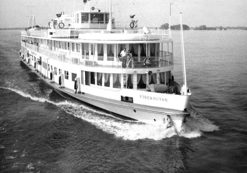 Дизель электроход Узбекистан