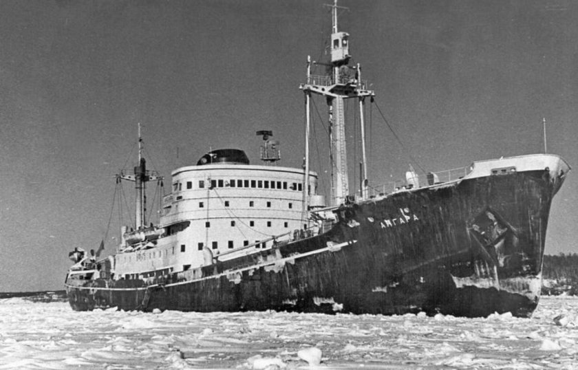 Дизель электроход Обь судно