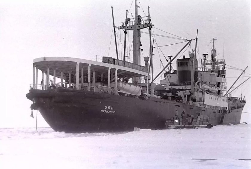 Дизель электроход Обь