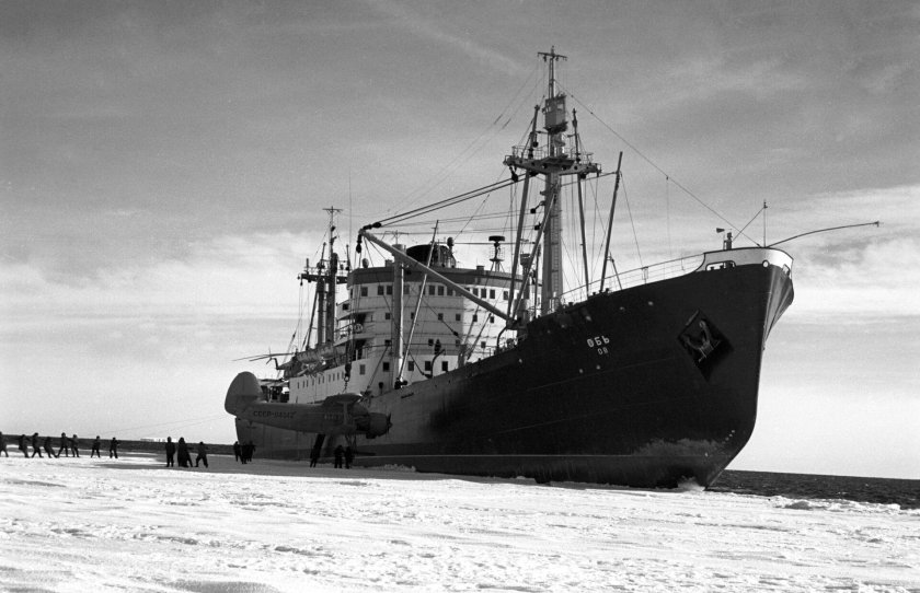 Дизель электроход Обь