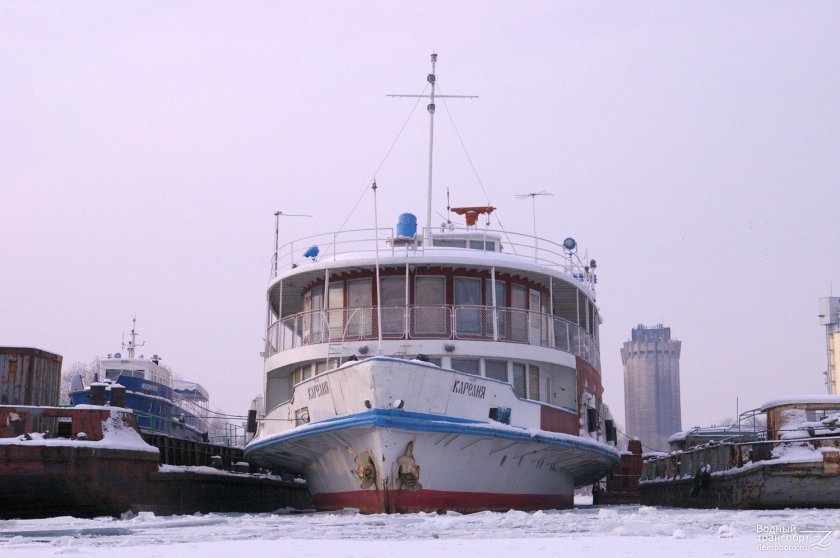 Дизель электроход Лермонтов