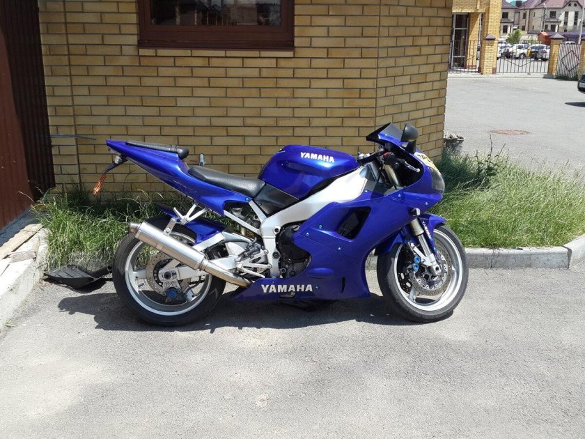 Yamaha r1 1999