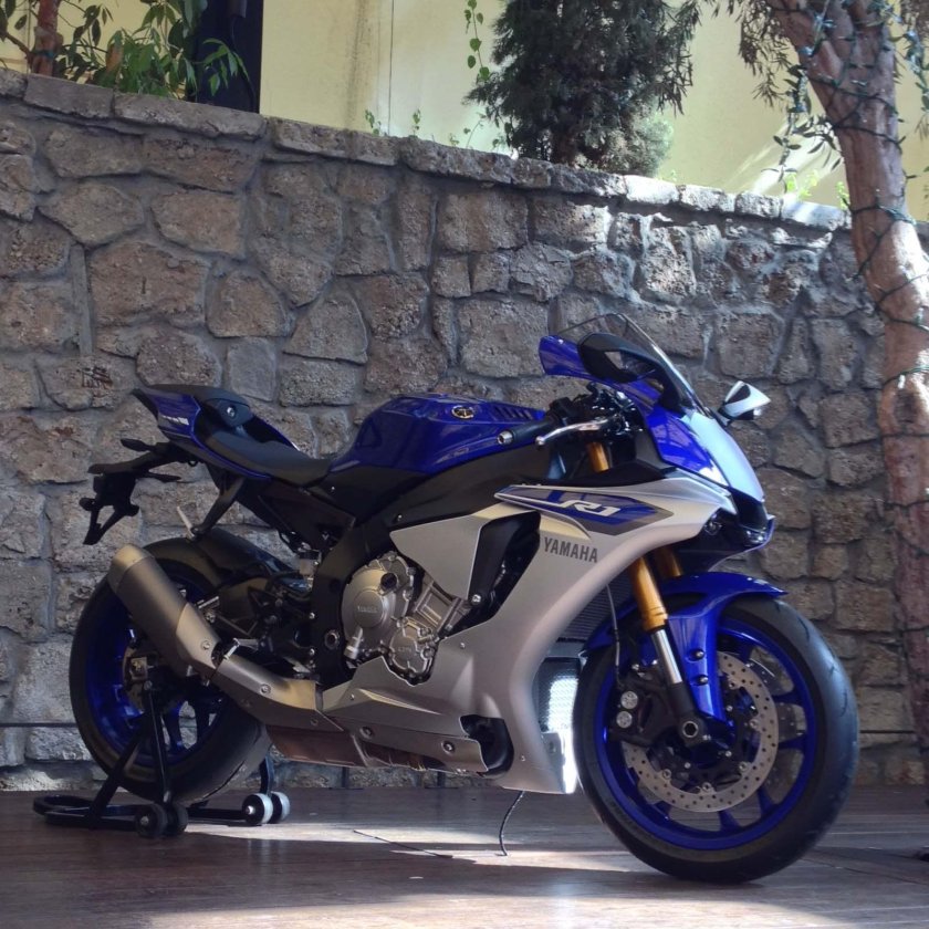 Yamaha YZF-r1 2015