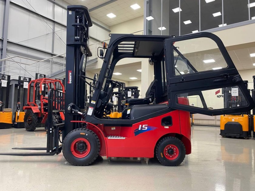 Автопогрузчик вилочный