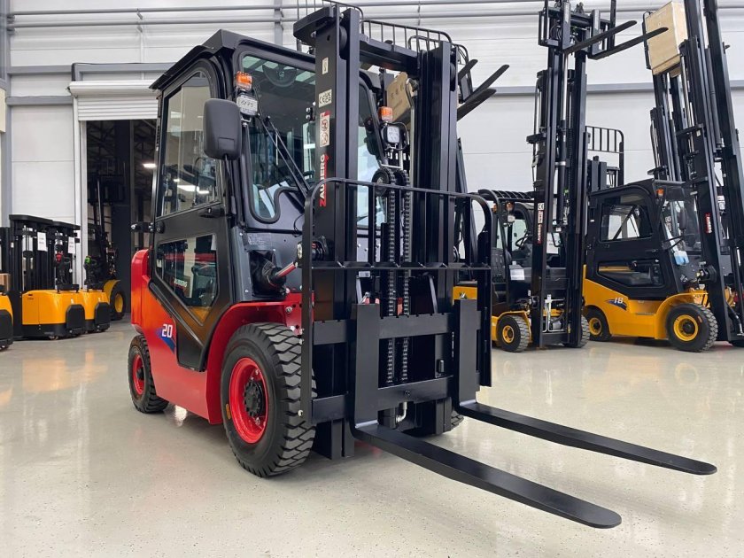 Погрузчик дизельный