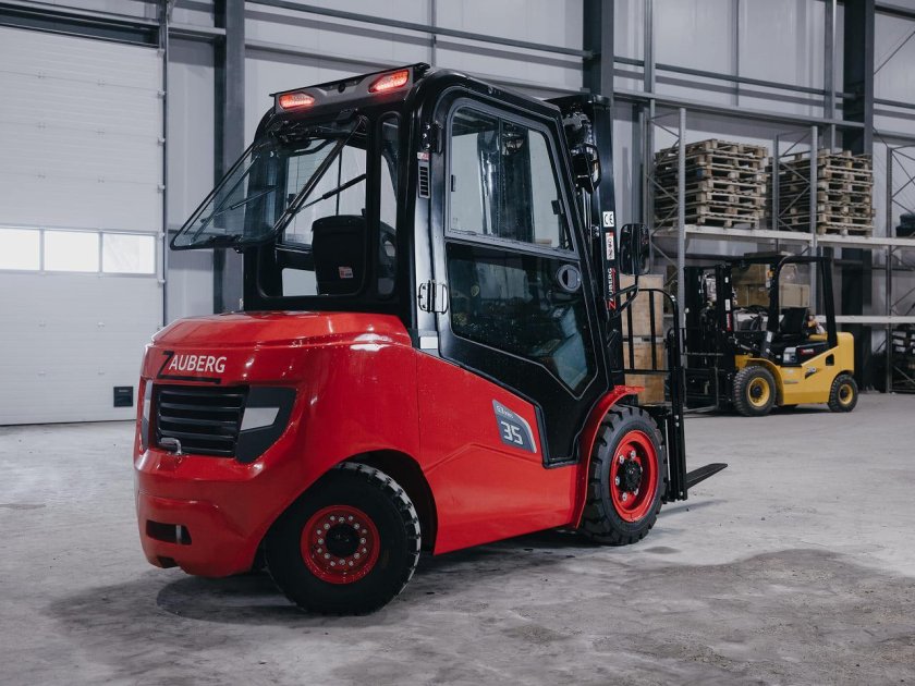 Aurora forklift