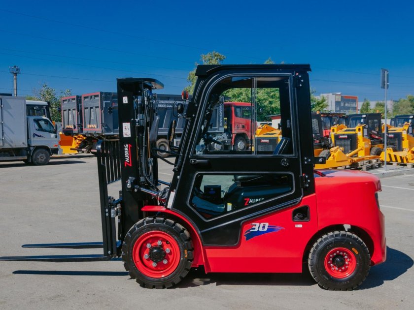 Вилочный автопогрузчик