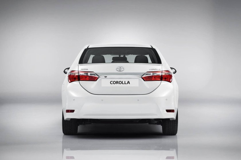 Toyota Corolla 2013 зад