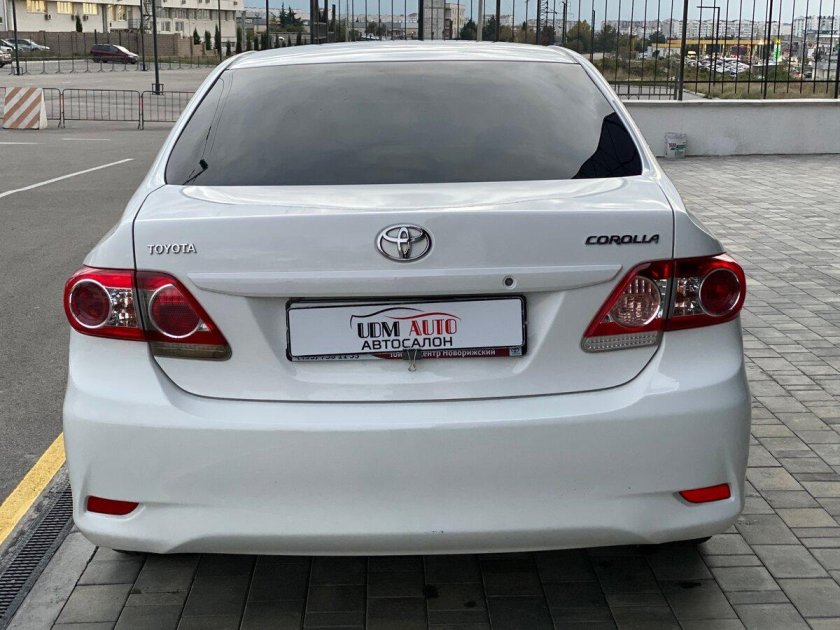 Тойота Королла 150 2012 зад