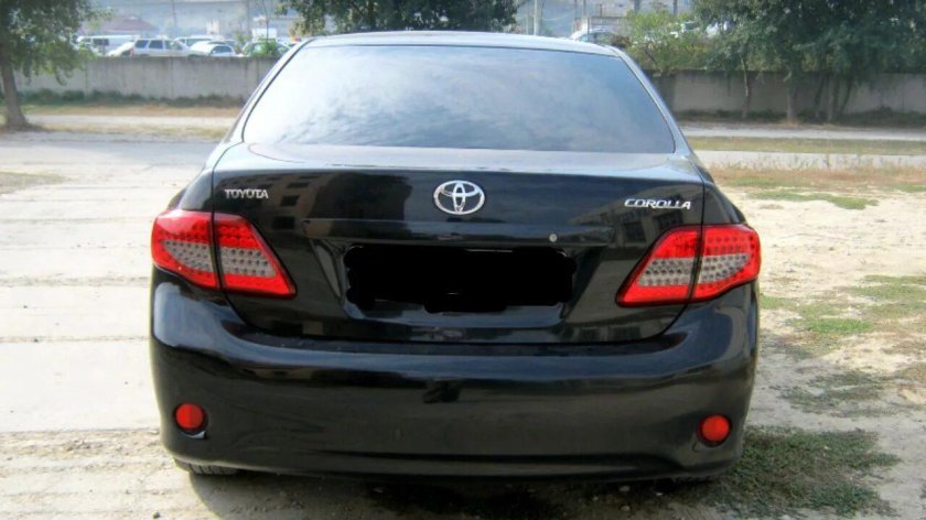 Тойота Королла 2008 сзади