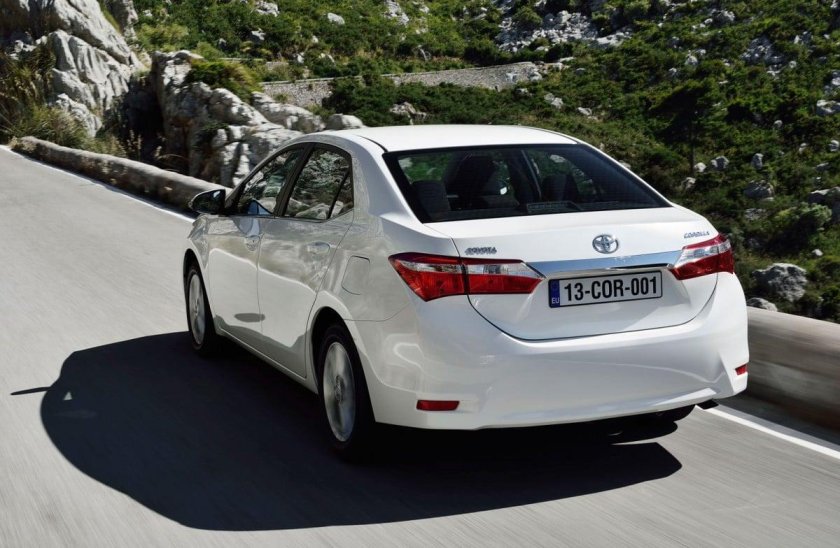 Toyota Altis 2014
