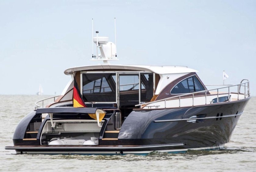 Моторная яхта Mulder 1500