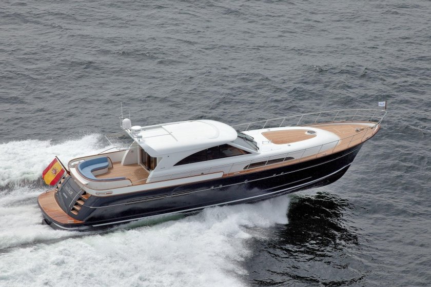 Моторная яхта Mulder 68