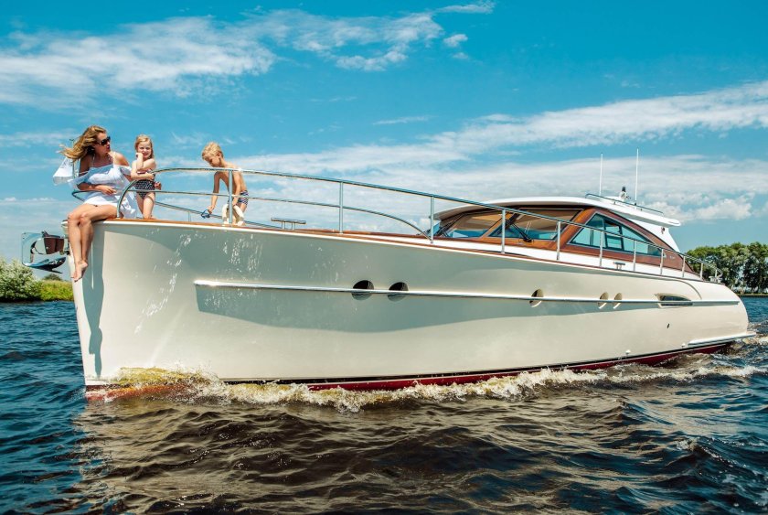 Моторная яхта Mulder 1500