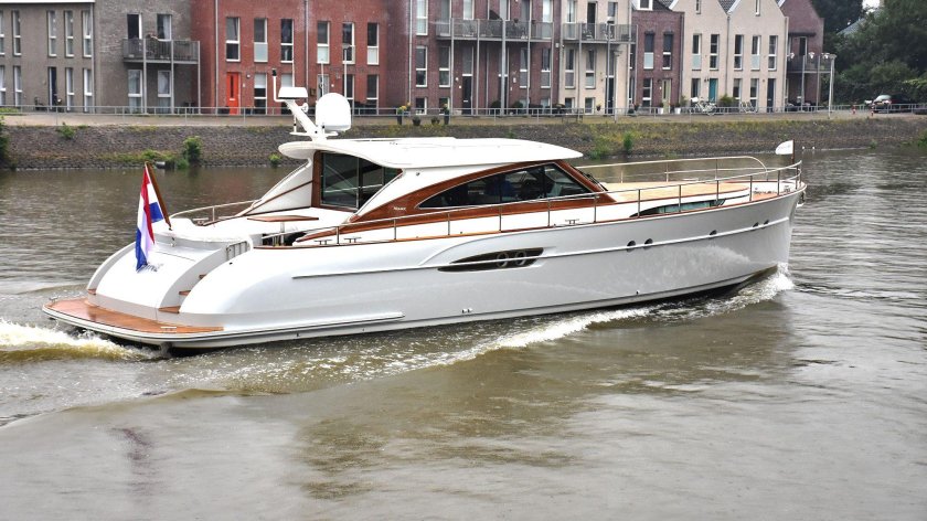 Моторная яхта Mulder 1500