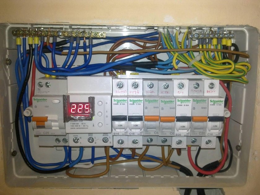 Реле напряжения 380в для дома в щиток Шнайдер