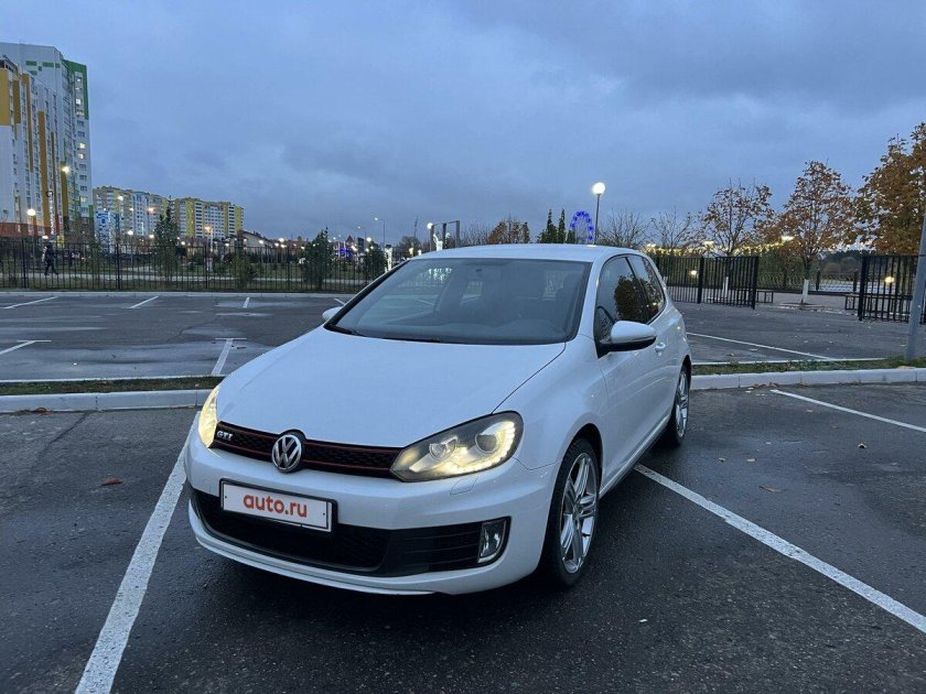 Машина volkswagen golf gti