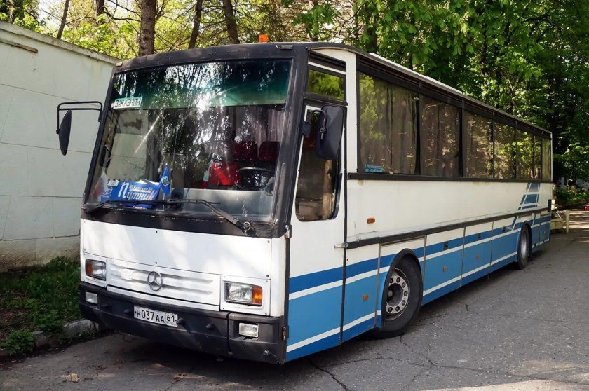 Транспорт автобус