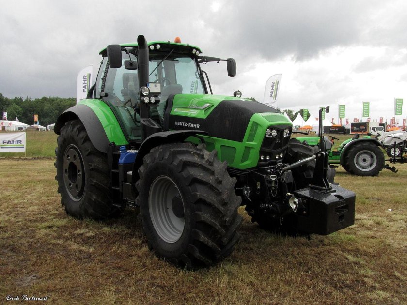 Трактор Deutz Fahr