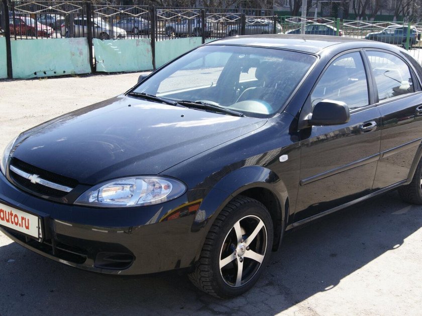 Шевроле хэтчбек Лачетти черный 2010