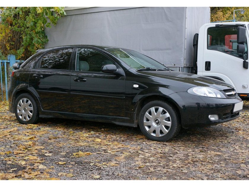 Шевроле Лачетти хэтчбек 2008 черная