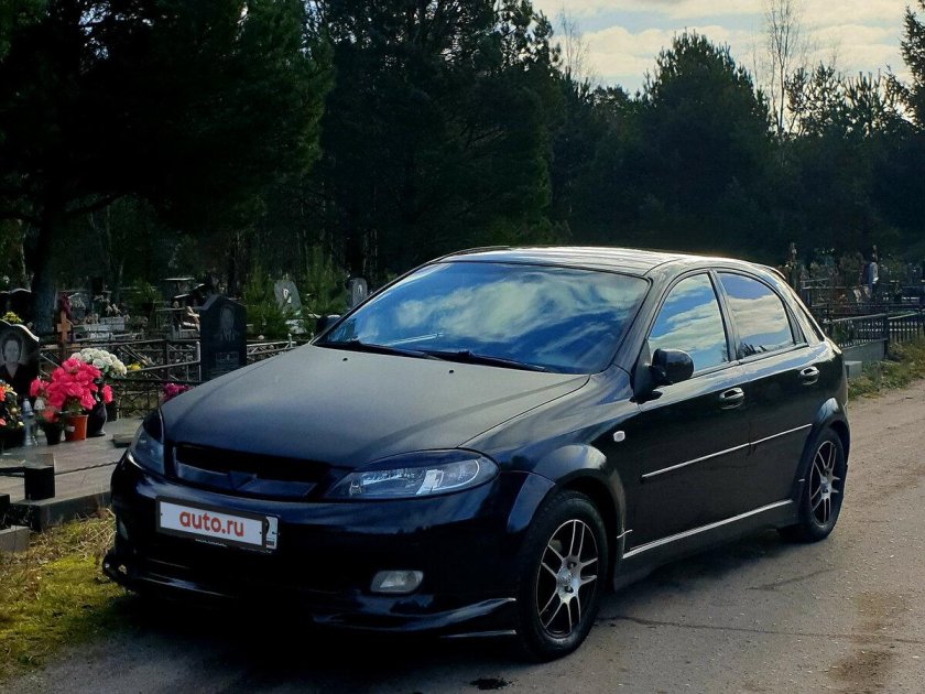 Лачетти хэтчбек 1.4 черная