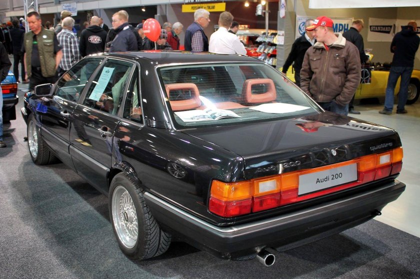 Audi 100 c3