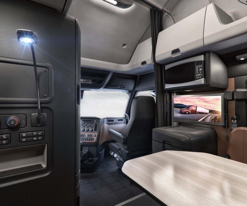 Freightliner Cascadia 2022 салон