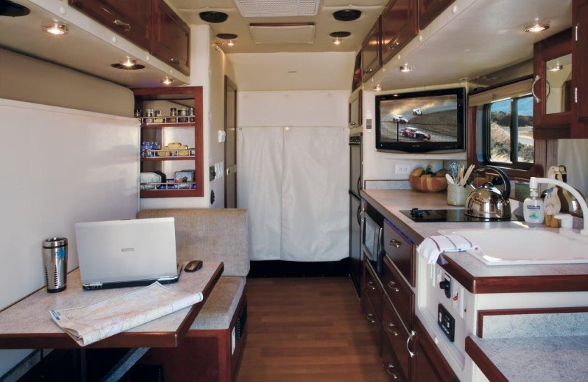 Volvo VNL ari Legacy Sleepers