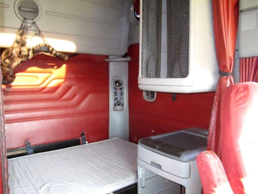 Фредлайнер тягач салон изнутри