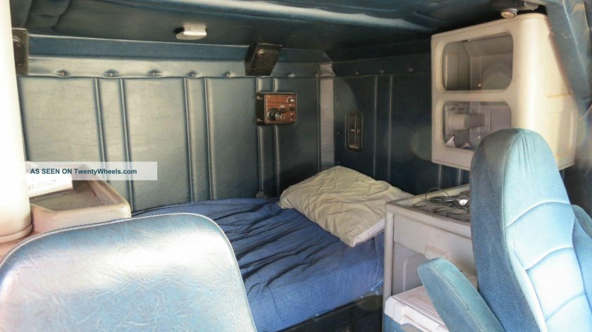 Freightliner FLD, 2003 салон