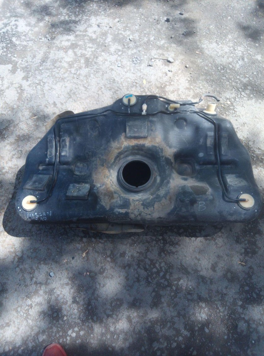 Бензобак мазда фамилия