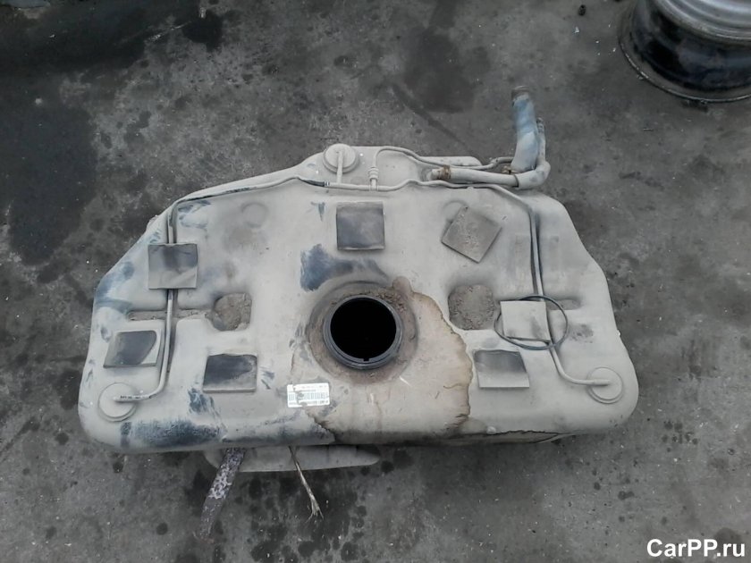 Топливный бак альмера классик