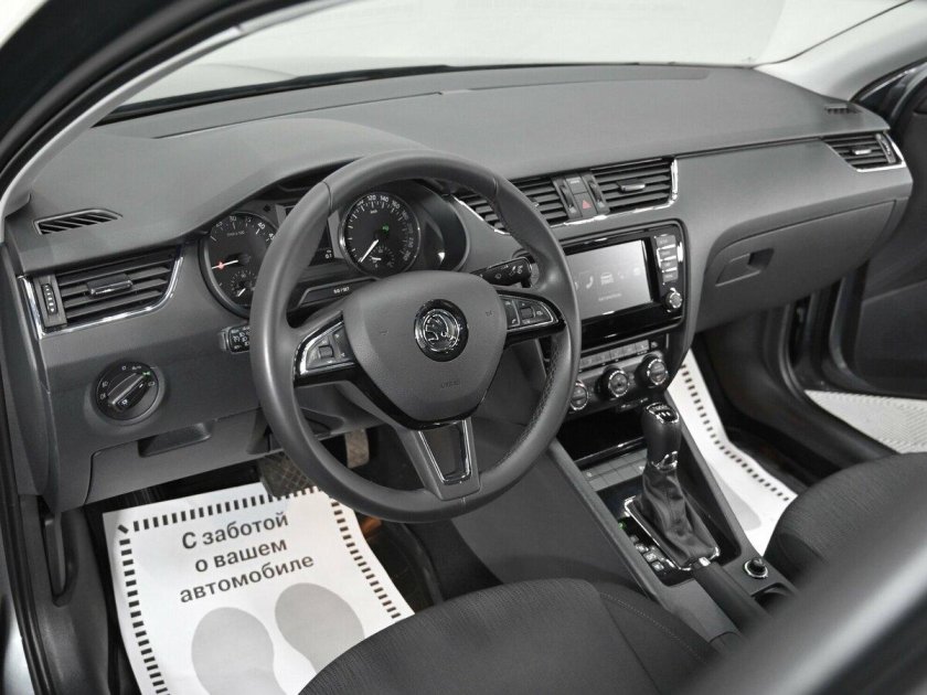 BMW 520 e60 салон