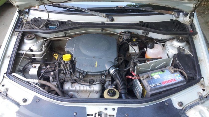 Renault Logan 1.6 под капотом