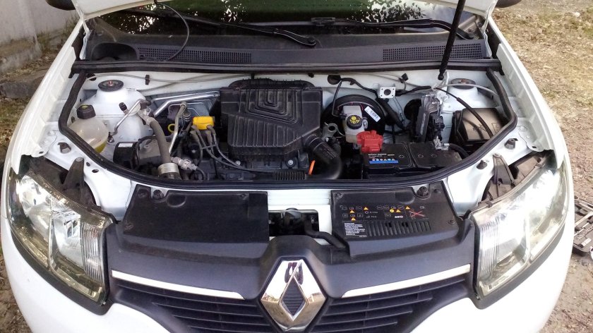 Логан 1.4 под капотом