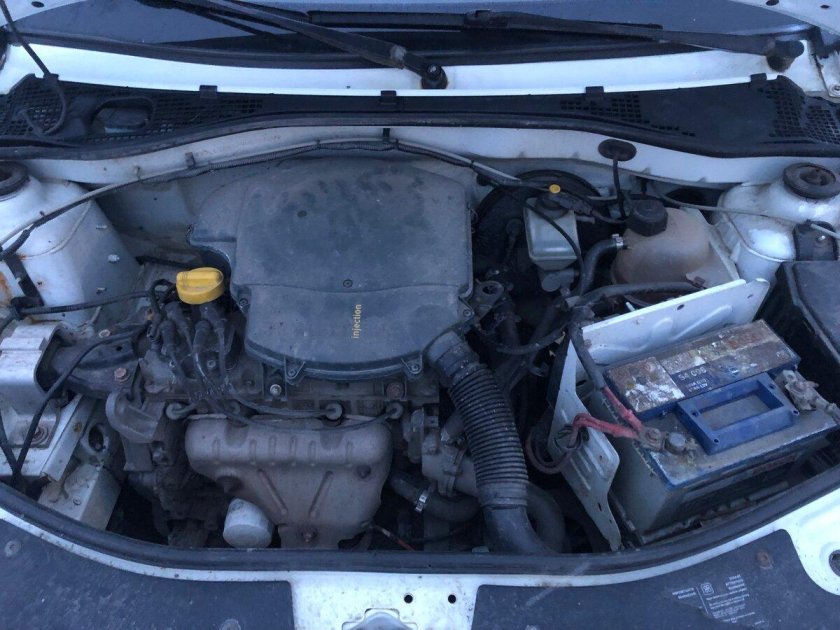 Моторный отсек рено логан 1.6