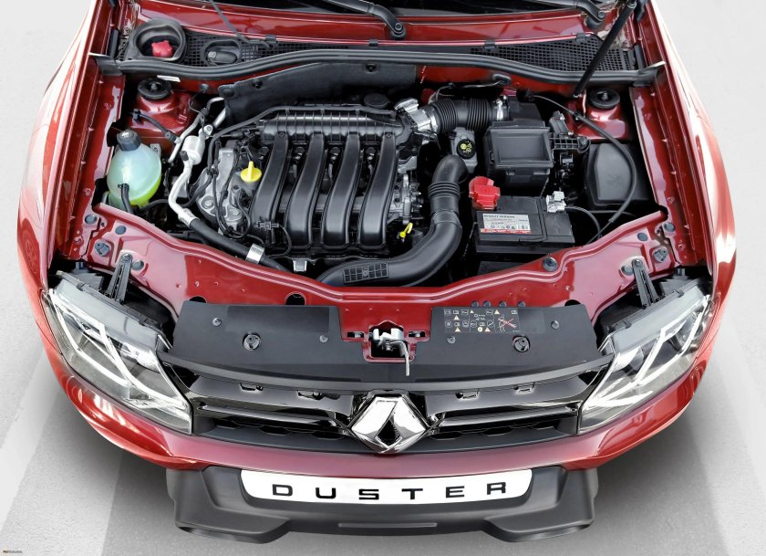 Моторный отсек Рено Дастер 1.6