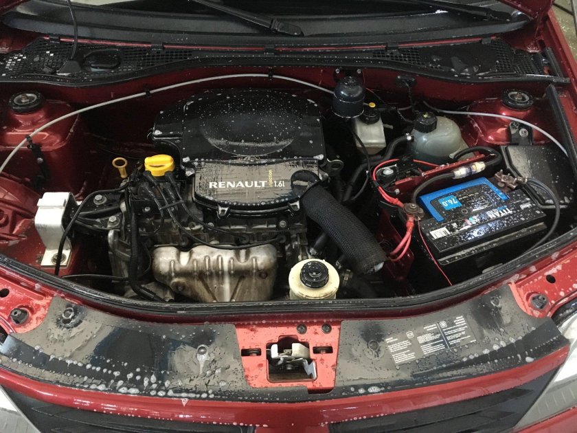 Renault Logan 1 под капотом